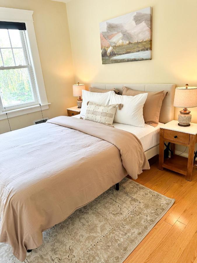 Villa 7 Mins Drive To Yale, Large Fenced Yard New Haven Esterno foto