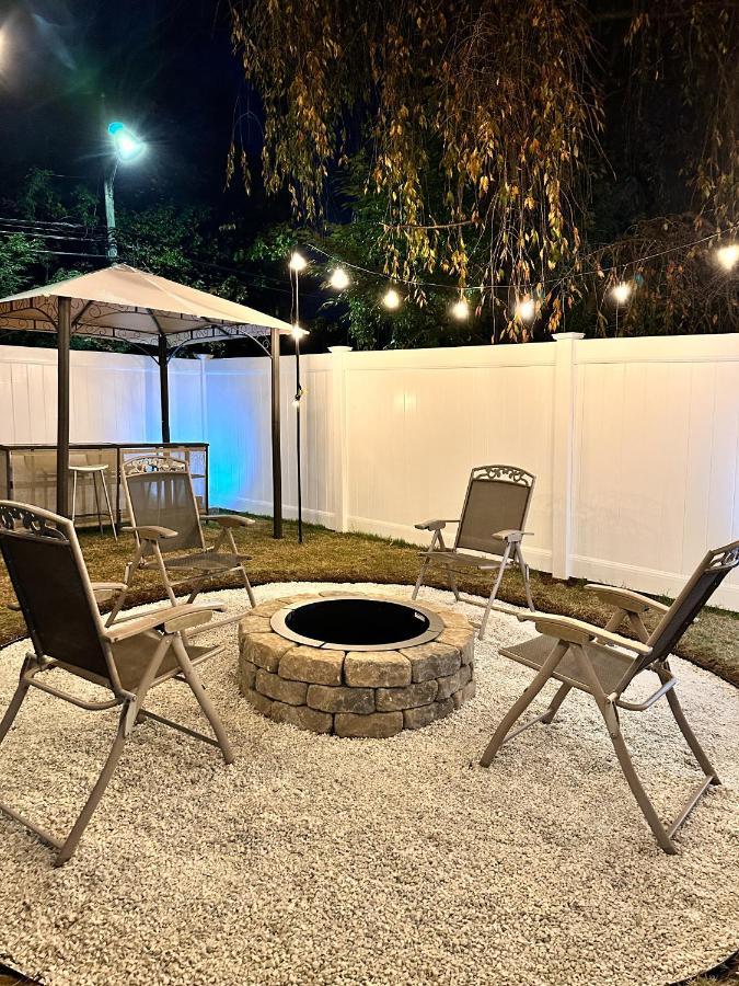 Villa 7 Mins Drive To Yale, Large Fenced Yard New Haven Esterno foto