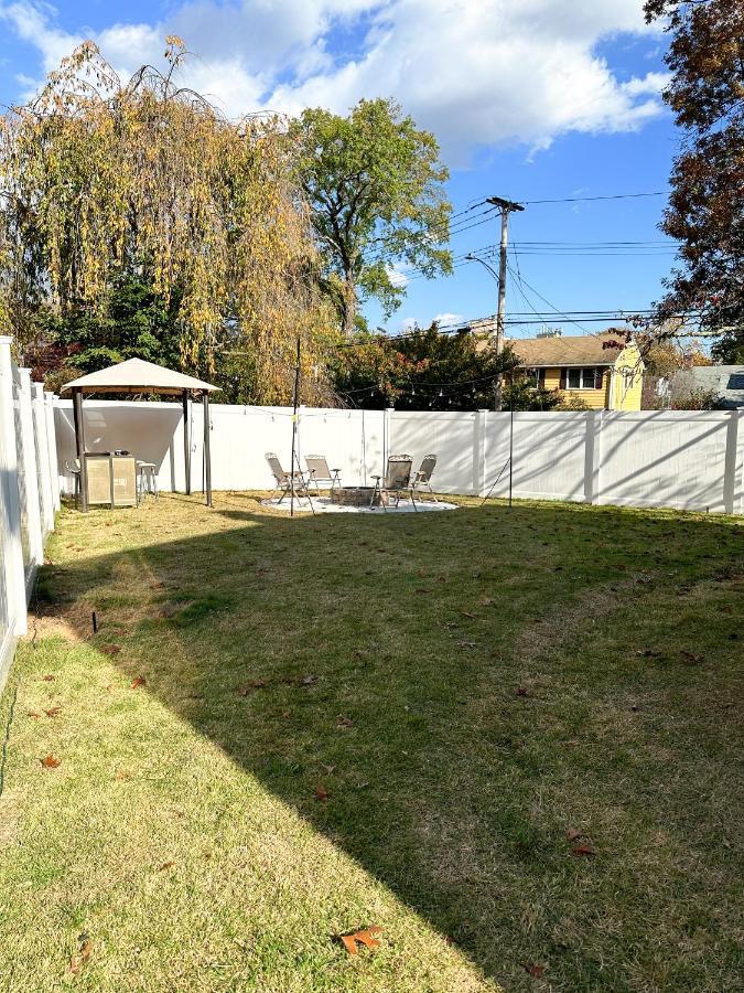Villa 7 Mins Drive To Yale, Large Fenced Yard New Haven Esterno foto